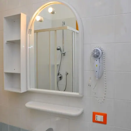 Spacious And Bright Flat Near The Бибионе