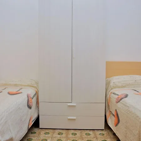 Апартаменты Spacious And Bright Flat Near The