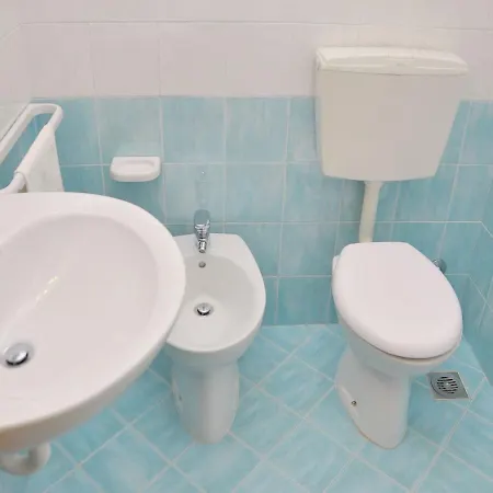 Spacious And Bright Flat Near The Апартаменты Бибионе
