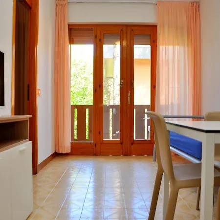 Апартаменты Spacious And Bright Flat Near The Бибионе