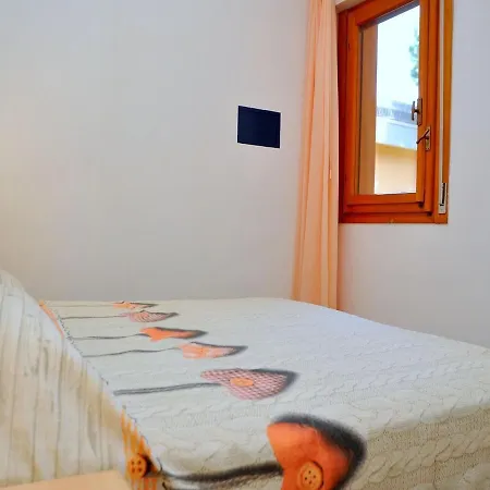 Апартаменты Spacious And Bright Flat Near The
